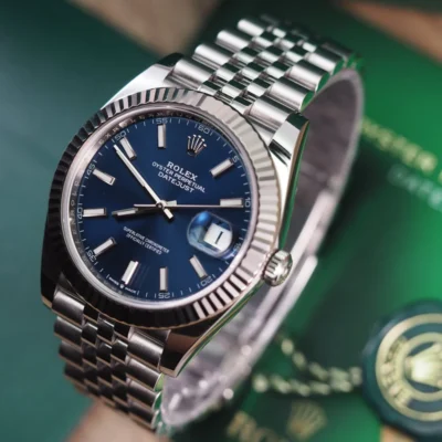 Replica Rolex Datejust Blue Dial 126334 Jubilee Close-Up Focus