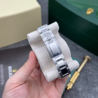 Replica Rolex GMT Master II Batman Blue and Black Bezel Oyster Bracelet