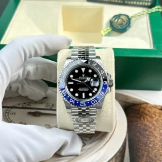 Replica Rolex GMT Master II Batgirl Black Dial Black Blue Bezel Jubilee Bracelet
