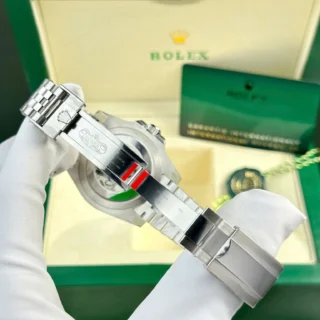 Replica Rolex GMT Master II Batgirl Black Dial Black Blue Bezel Jubilee Bracelet