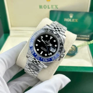 Replica Rolex GMT Master II Batgirl Black Dial Black Blue Bezel Jubilee Bracelet