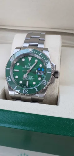 Replica Rolex Submariner Green Dial 116610LV "Hulk" photo review