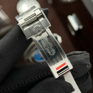 Replica Rolex Submariner Hulk Green Dial Green Bezel Buckle