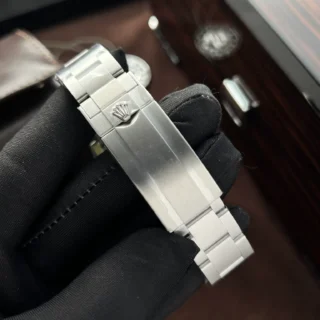 Replica Rolex Submariner Hulk Green Dial Green Bezel