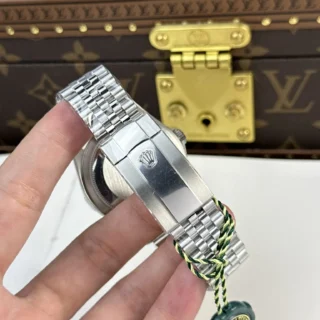 Replica Rolex Sky-Dweller Blue Dial Jubilee Bracelet