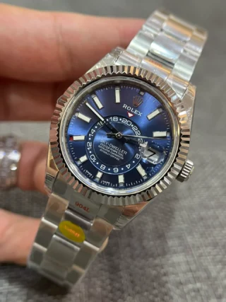 Replica Rolex Sky-Dweller Blue Dial Oyster Bracelet