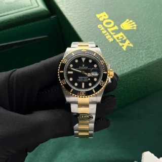 Replica Rolex Submariner Black Dial Black Bezel Two Tone Gold Oyster Bracelet