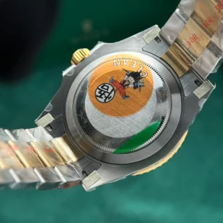 Replica Rolex Submariner Black Dial Black Bezel Two Tone Gold Oyster Bracelet